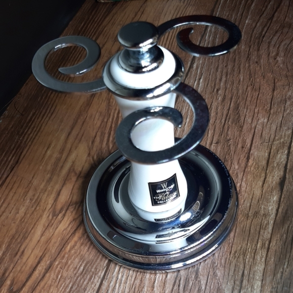 PORCELAIN WAMSUTTA SOAP DISPENSER & TOOTHBRUSH BRUSH HOLDER           c - Picture 2 of 7